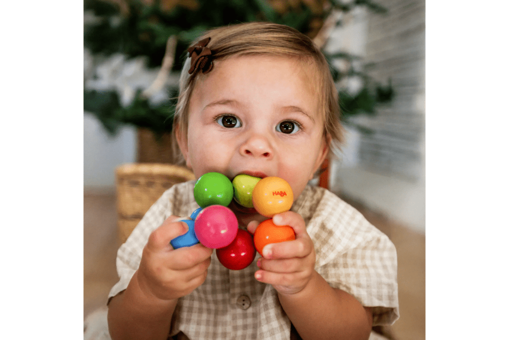 Magica Wooden Clutching Toy