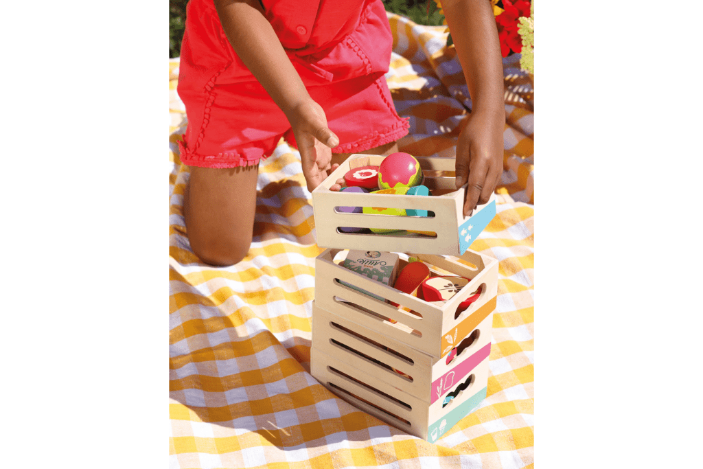 Wooden Play Food Set – 20-Piece Pretend Food Toy with Storage Crates
